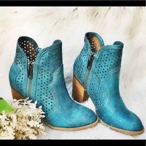 ❌SOLD❌Teal booties